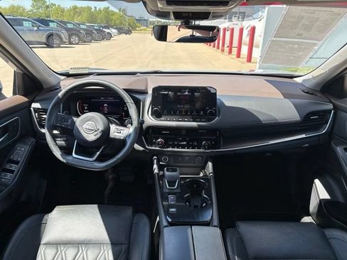 Used 2023 Nissan Rogue Platinum w/ Platinum Premium Package FWD image 27