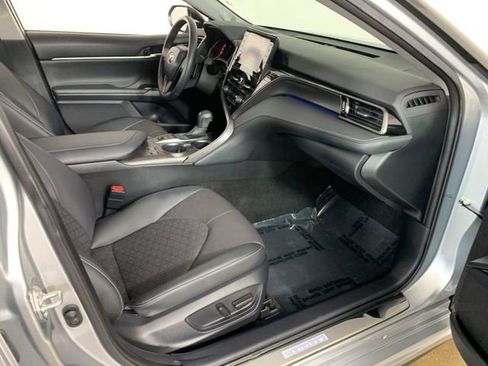 Used 2022 Toyota Camry XSE w/ Navigation Package FWD image 40