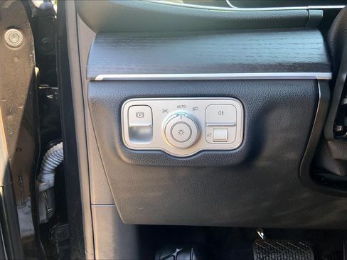 Used 2024 Mercedes-Benz GLE 350 4MATIC image 36