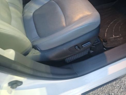 Used 2023 Toyota Sienna Limited AWD/4WD image 35