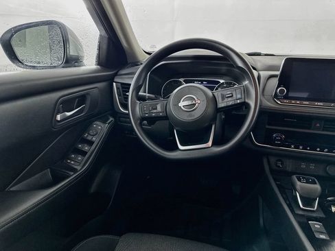 Used 2024 Nissan Rogue SV AWD/4WD image 29