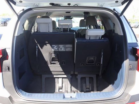 New 2026 Kia Carnival EX FWD image 16