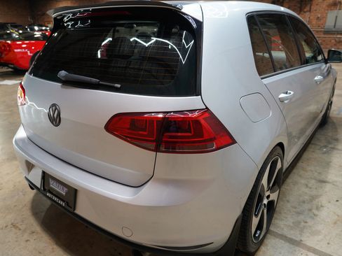 Used 2015 Volkswagen GTI SE image 22