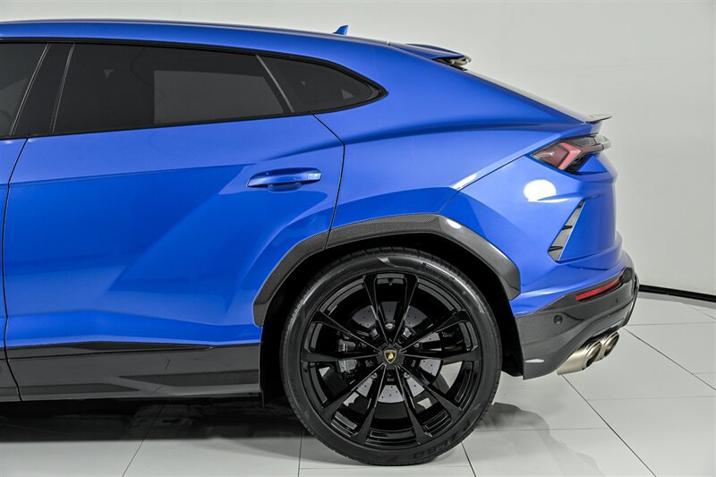 Used 2022 Lamborghini Urus AWD/4WD image 15