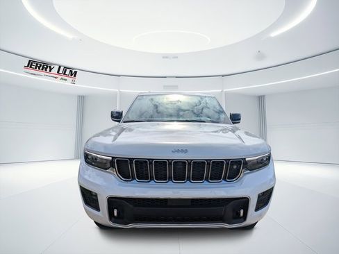 New 2025 Jeep Grand Cherokee Overland w/ Adv Protech Group III image 7