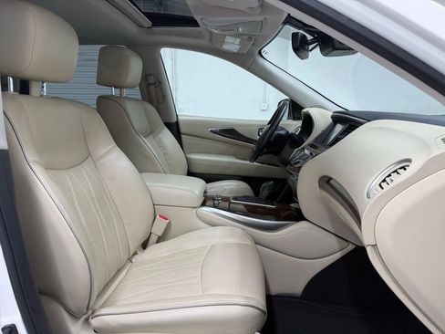 Used 2016 INFINITI QX60 3.5 Sport Utility 4D w/ Deluxe Technology Package image 11