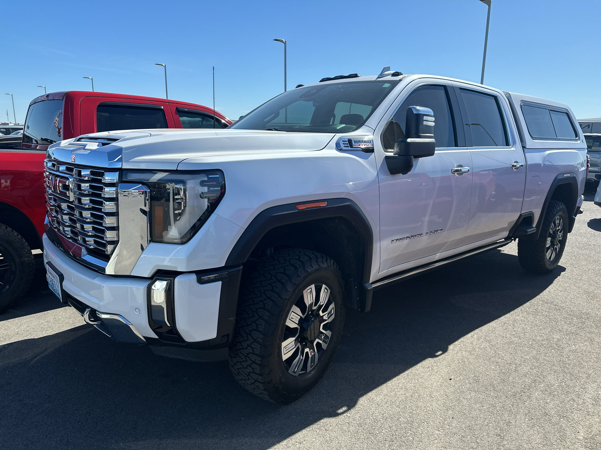 Used 2024 GMC Sierra 2500 Denali w/ Denali Reserve Package AWD/4WD image 1