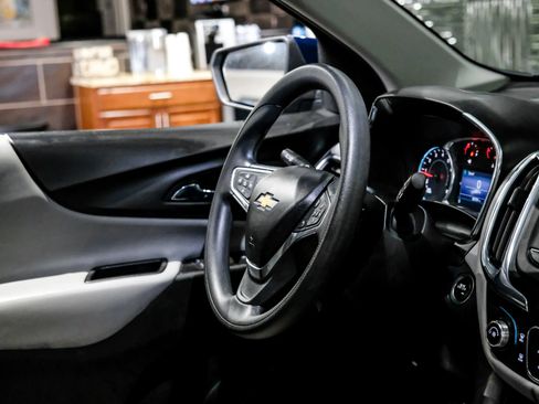 Used 2020 Chevrolet Equinox LT FWD image 14