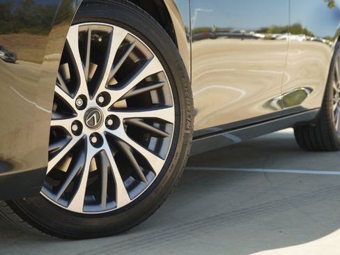 Used 2020 Lexus ES 350 w/ Premium Package image 4