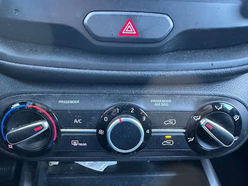 Used 2020 Kia Soul S image 12