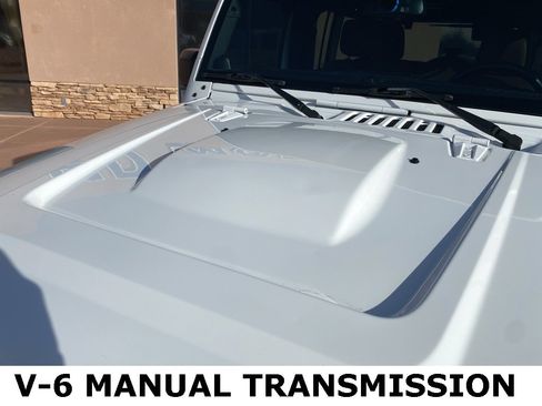 Used 2013 Jeep Wrangler Unlimited Sahara image 16