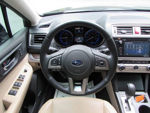 Used 2016 Subaru Outback 2.5i Limited AWD/4WD image 16