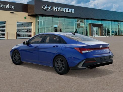 Used 2026 Hyundai Elantra Hybrid FWD image 5
