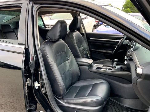 Used 2019 Nissan Altima 2.5 SL FWD image 7