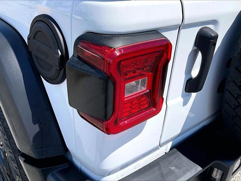 Used 2021 Jeep Wrangler Unlimited Sport AWD/4WD image 30