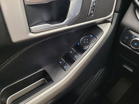 Used 2021 Ford Explorer XLT w/ Equipment Group 202A AWD/4WD image 27