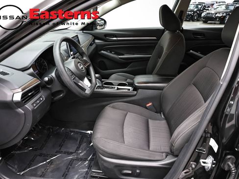 Used 2023 Nissan Altima 2.5 SV FWD image 14