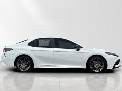 Used 2024 Toyota Camry SE image 7