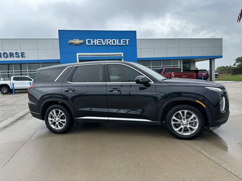Used 2022 Hyundai Palisade SE w/ Cargo Package FWD image 2