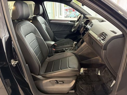Used 2022 Volkswagen Tiguan SEL R-Line AWD/4WD image 26