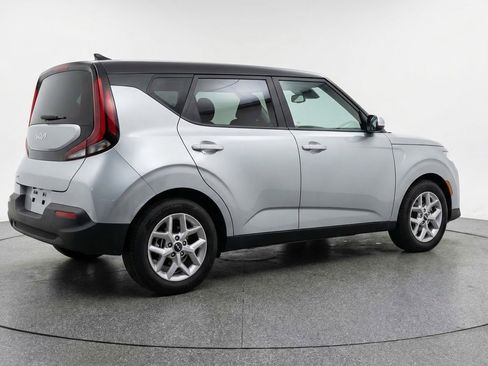 Used 2025 Kia Soul LX w/ LX Technology Package image 9