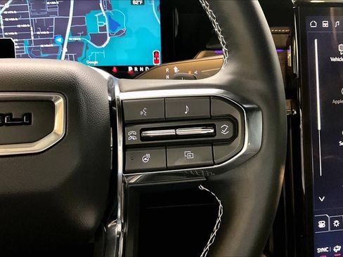 Used 2025 GMC Acadia Denali FWD image 24