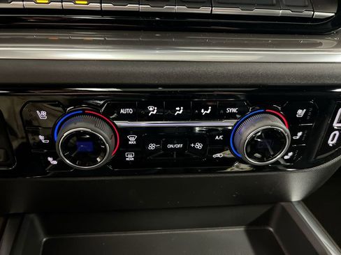 New 2026 Chevrolet Silverado 1500 High Country w/ Technology Package AWD/4WD image 17