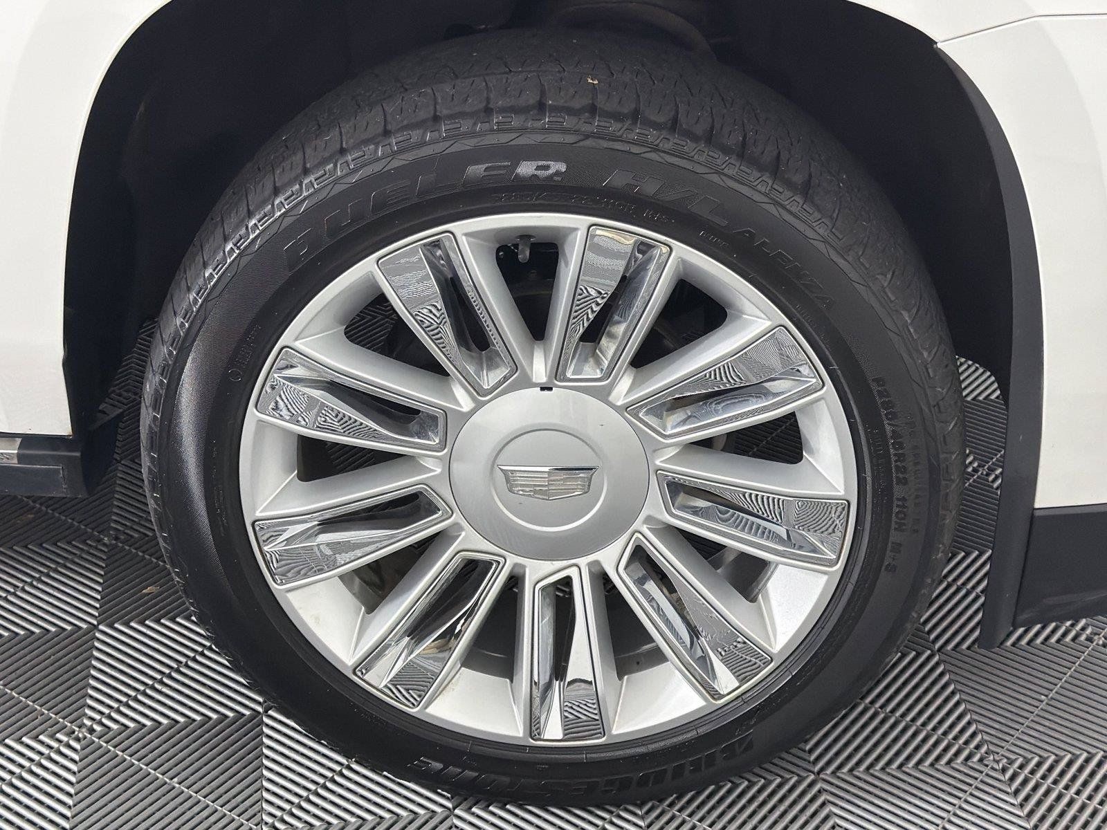 Used 2019 Cadillac Escalade Platinum AWD/4WD image 12