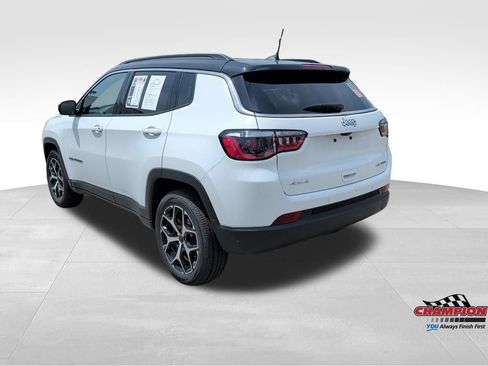 Used 2025 Jeep Compass Limited AWD/4WD image 3