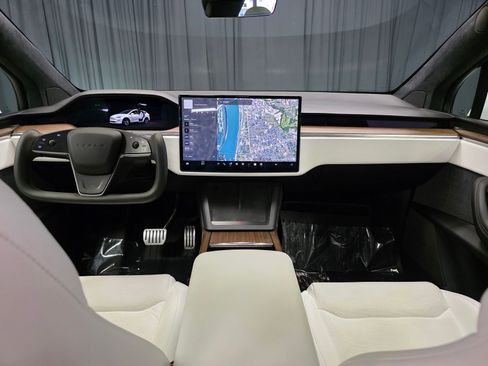Used 2022 Tesla Model X AWD/4WD image 23