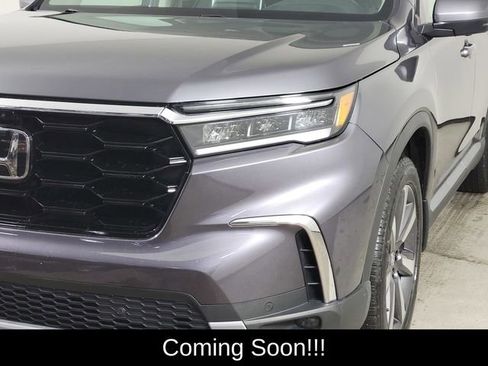 Used 2025 Honda Pilot Elite image 9