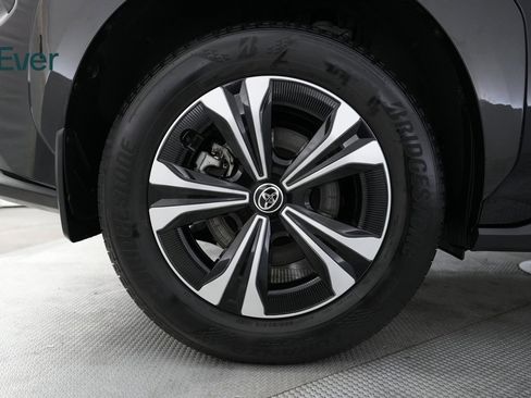 Used 2024 Toyota bZ4X XLE image 18