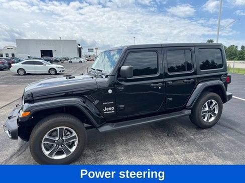 Used 2019 Jeep Wrangler Unlimited Sahara AWD/4WD image 4