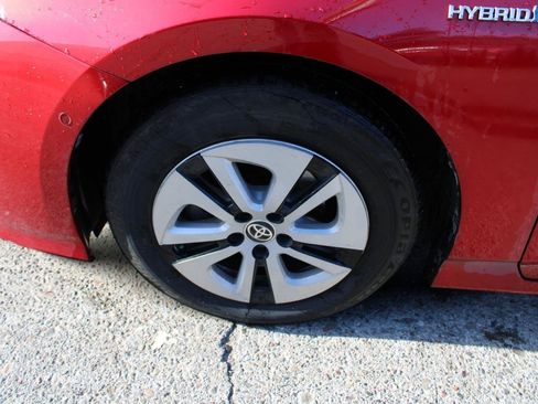 Used 2018 Toyota Prius Two w/ Prius Two Safety Plus Package FWD image 13
