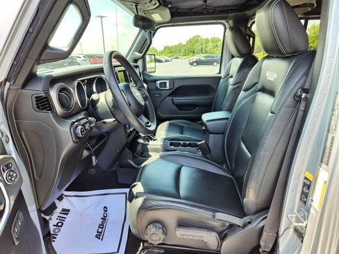 Used 2023 Jeep Gladiator Sport AWD/4WD image 12