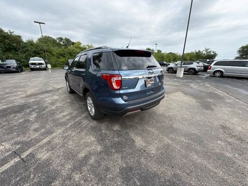 Used 2019 Ford Explorer XLT w/ Equipment Group 202A AWD/4WD image 17