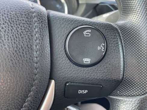 Used 2015 Toyota Corolla LE image 19