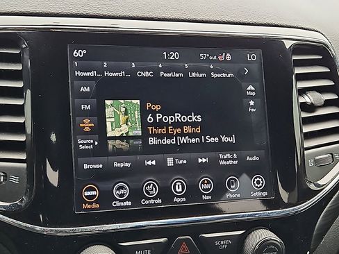 Used 2020 Jeep Grand Cherokee Altitude image 21