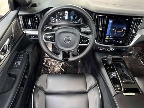 Used 2022 Volvo S60 T8 R-Design w/ Advanced Package image 4