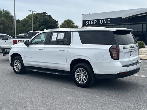 Used 2023 Chevrolet Suburban LT image 6