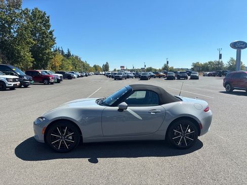 Used 2025 MAZDA MX-5 Miata Grand Touring RWD image 3