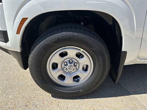 New 2026 Nissan Frontier S image 3