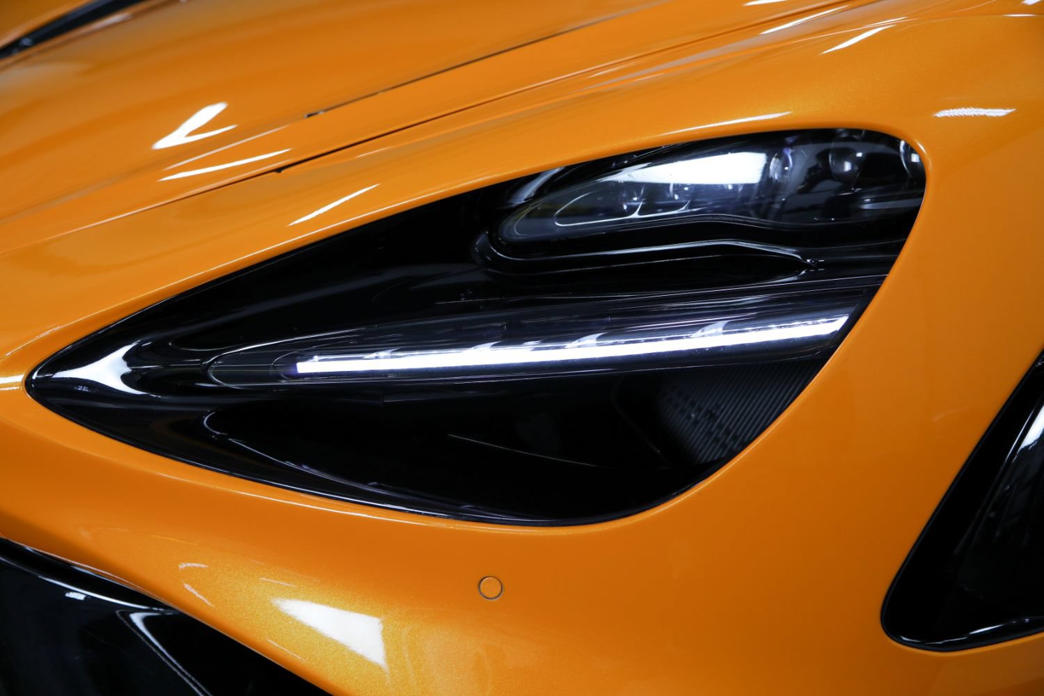 Used 2021 McLaren 765LT RWD image 15