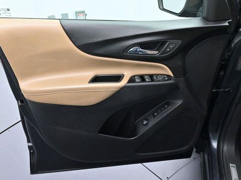 Used 2022 Chevrolet Equinox Premier FWD image 11