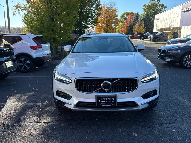 Used 2025 Volvo V90 B6 Cross Country Plus AWD/4WD image 6