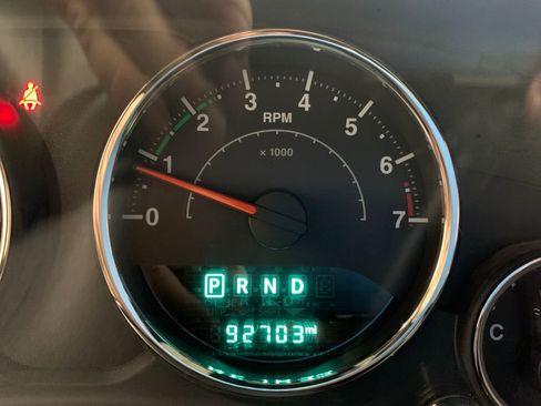 Used 2016 Jeep Wrangler Unlimited Rubicon w/ Connectivity Group image 26