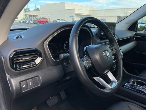 Certified 2025 Honda Pilot Touring image 28