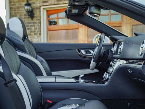 Used 2015 Mercedes-Benz SL 550 image 34