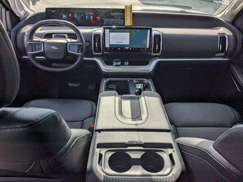 New 2026 Ford Expedition Platinum w/ Driver's Package image 27