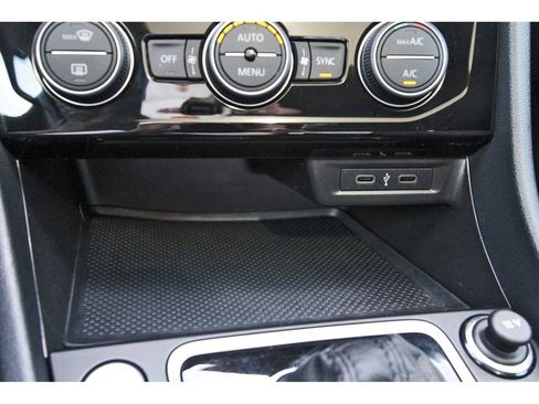 Used 2020 Volkswagen Jetta SE FWD image 31